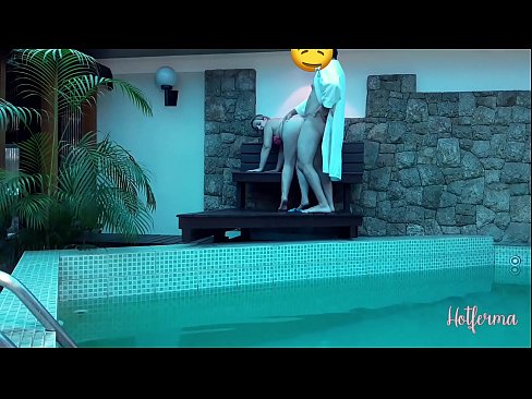 ❤️ Bulla ancillam ad piscinam invitat, sed fervido resistere non potuit Just porn  ad nos la.pornohammer.ru